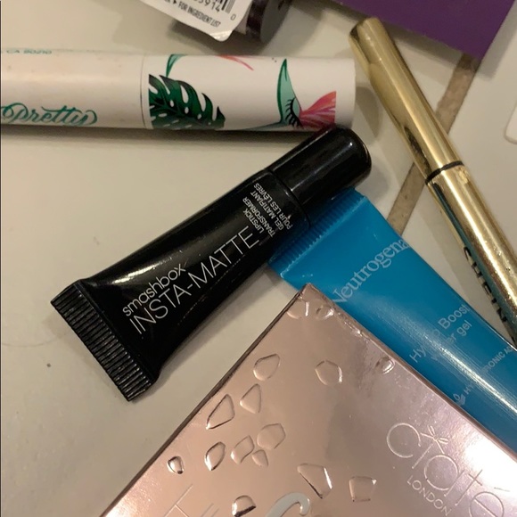 Makeup bundle - Picture 6 of 6